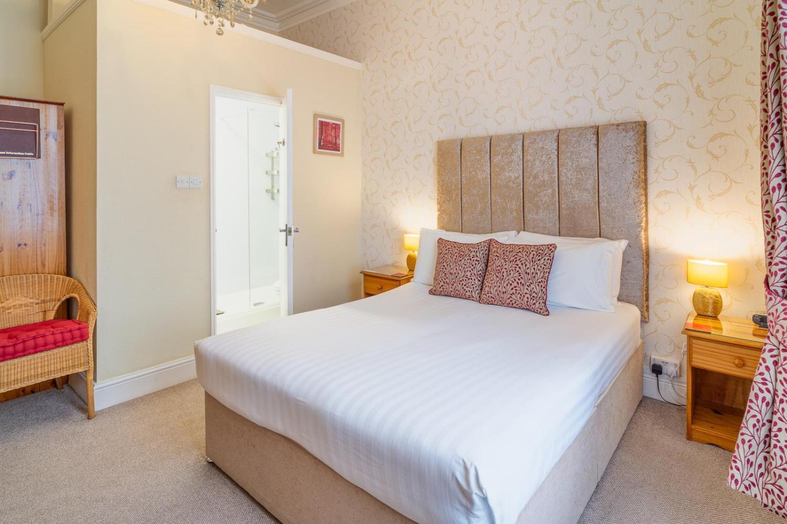 King Room with En-Suite Shower