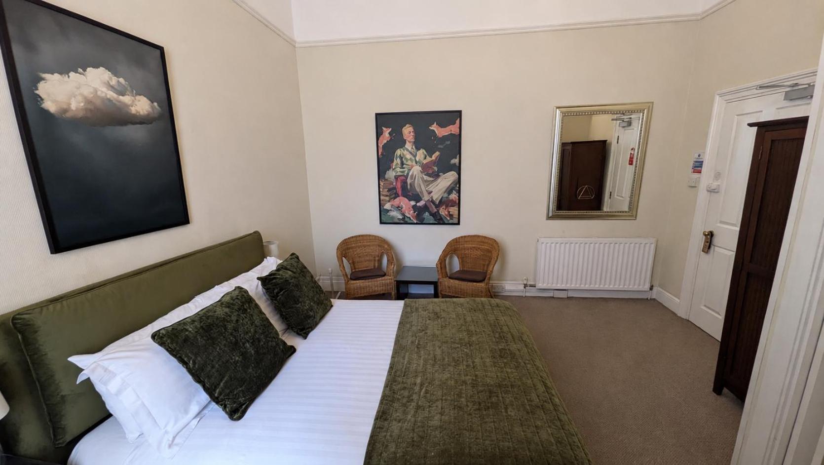 King Room with En-Suite Shower